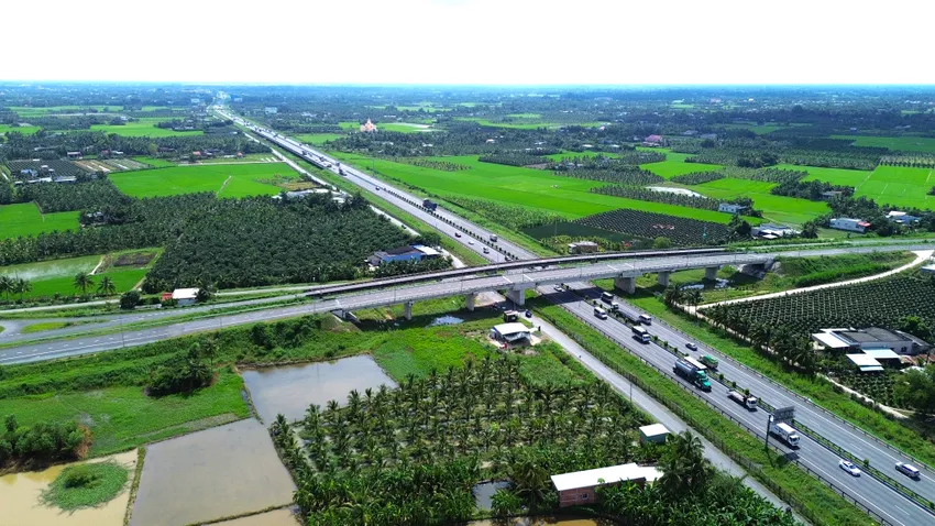 Vành đai TP Tân An khi hoàn thành sẽ đồng bộ kết nối cao tốc TP. HCM - Trung Lương - Quốc lộ 62 - Quốc lộ 1 đi TP. HCM và các tỉnh miền Tây, miền Đông. Ảnh: HD Vành đai TP Tân An (2).JPG