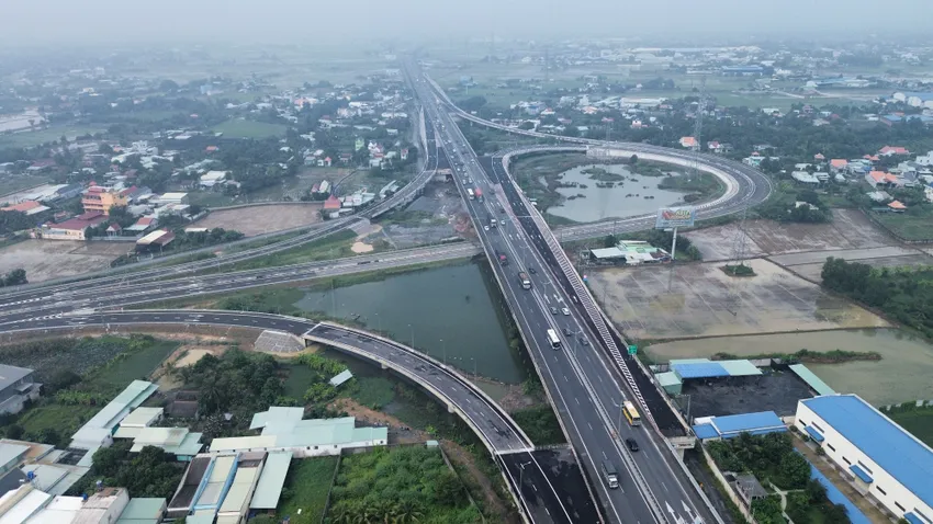 Nút giao vành đai 3 kết nối với cao tốc Bến Lức - Long Thành và TP.HCM - Trung Lương. Ảnh:HD giải ngân vốn đầu tư công.jpg