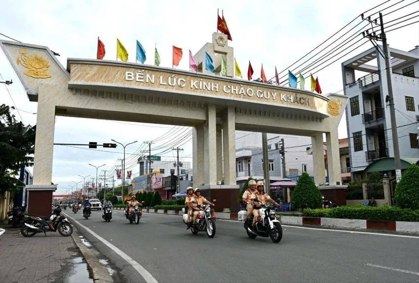 Lực lượng CSGT tăng cường kiểm tra trên các tuyến đường trên địa bàn. Ảnh: CTV vi phạm nồng độ cồn.jpg