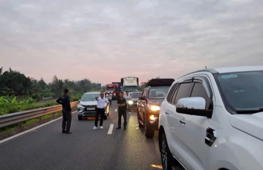 Giao thông trên cao tốc Trung Lương - Mỹ Thuận bị ùn ứ kéo dài. Ảnh: CTV cao tốc Trung Lương - Mỹ Thuận.jpg