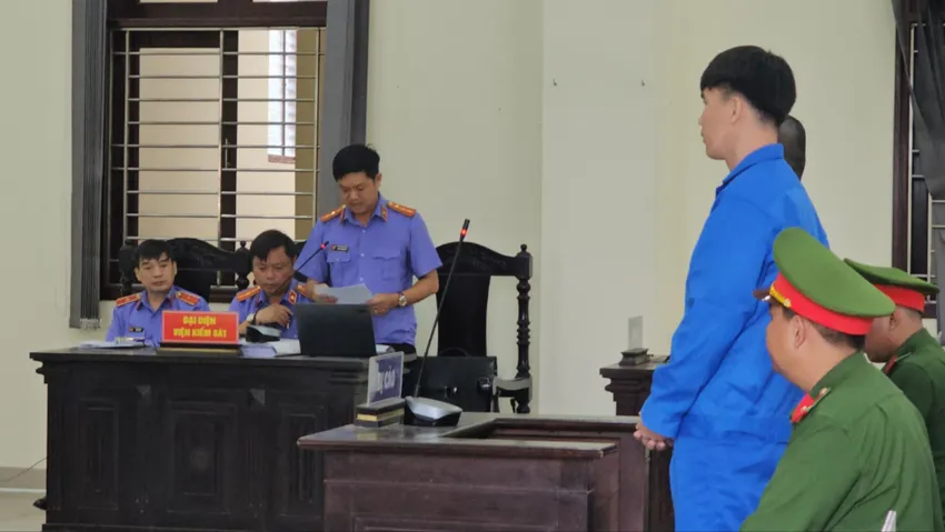 Đại diện Viện kiểm sát đề nghị mức án tử hình đối với 4 bị cáo trong nhóm mua bán hơn 50 kg ma túy. Ảnh: HUỲNH DU 1000070217.jpg