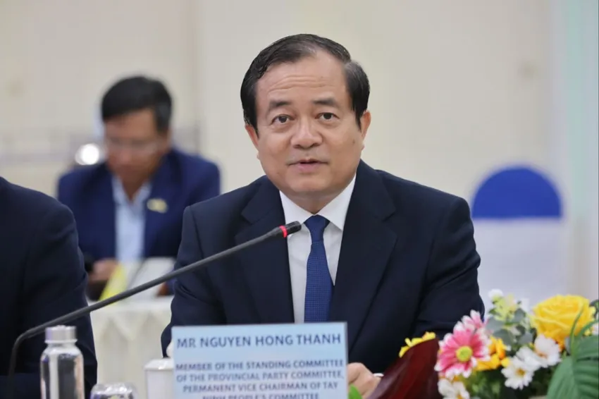 Ông Nguyễn Hồng Thanh, Phó Chủ tịch UBND tỉnh Tây Ninh phát biểu tại lễ ký kết. Ảnh: HD logistics hiện đại.jpg