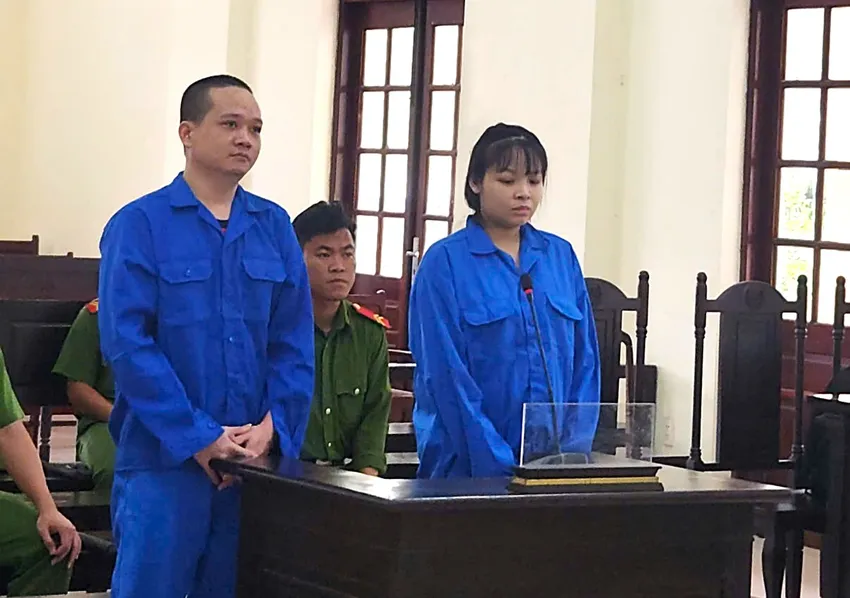 Bị cáo Nhung và An. Ảnh: TT bé trai 3 tuổi 1.jpg