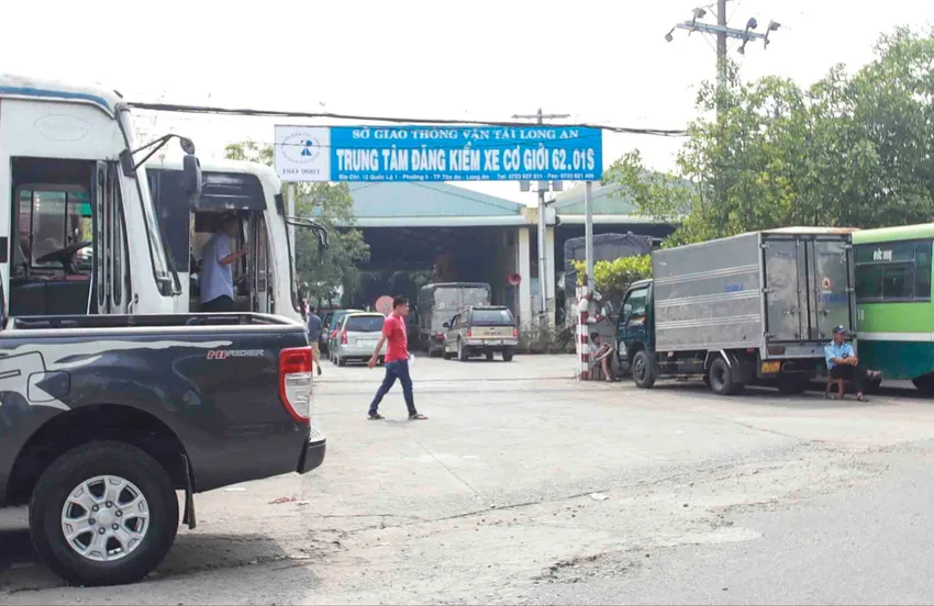 Trung tâm đăng kiểm xe cơ giới 62-01S cảnh báo thủ đoạn lừa đảo đổi tem kiểm định giả mạo. Ảnh: HD IMG_6806.JPG