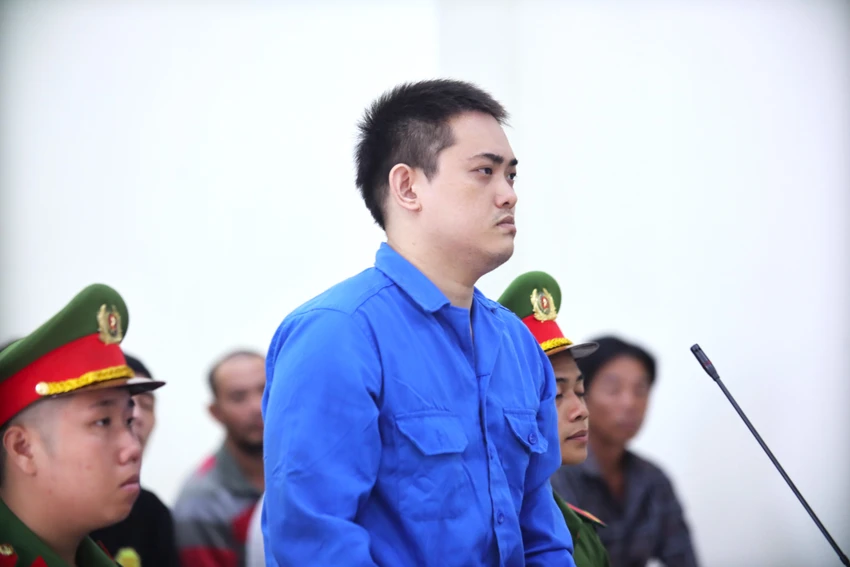 Bị cáo Nguyễn Đại Vỷ đã tấn công con nợ của mẹ phải lãnh án hơn 17 năm tù. Ảnh: HUỲNH DU con nợ của mẹ 1.JPG