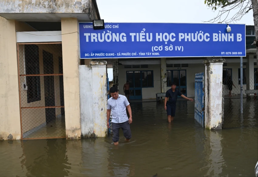 sông Vàm Cỏ Đông.JPG