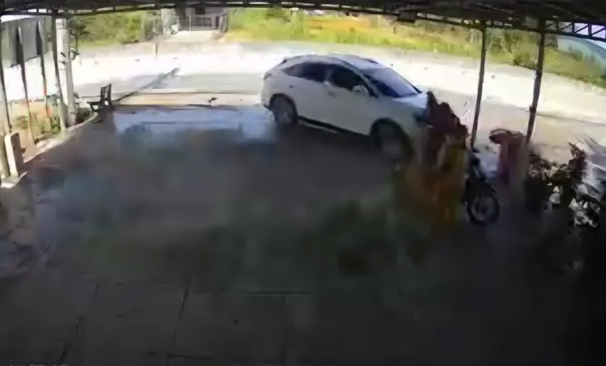 Camera ghi lại cảnh Thành lái xe tông em gái tử vong. Ảnh cắt từ clip tông em gái tử vong 3.jpg