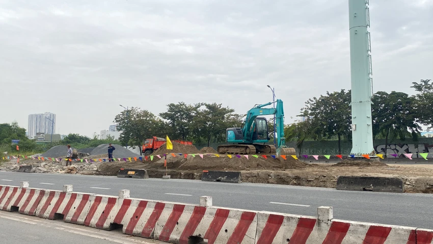 Dự kiến, dự án sẽ hoàn thành trong trước tết Nguyên đán 2024. Ảnh: HOÀNG HIẾU Đẩy nhanh thi công đường Đồng Văn Cống