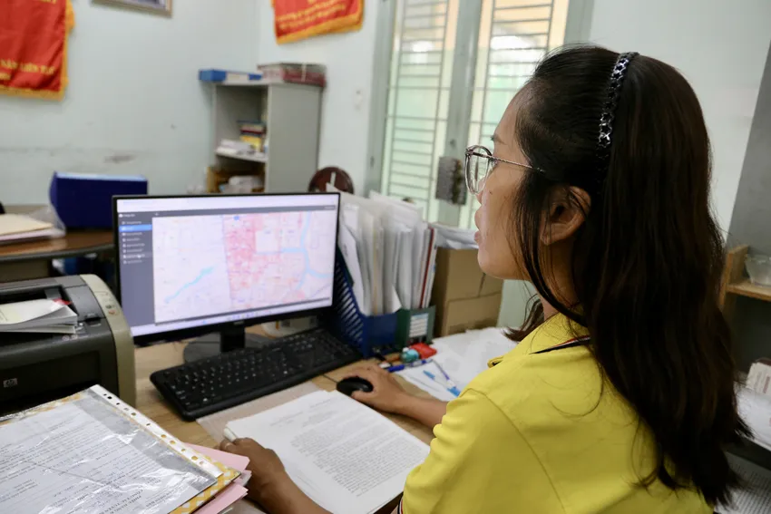 Tân Thuận Đông (Quận 7) Chuyển Mình Với Web GIS: Cách Mạng Hóa Quản Lý Nhà Trọ và Dân Cư Thời Đại Số 2 Chị Xuyên sử dụng mô hình Web GIS