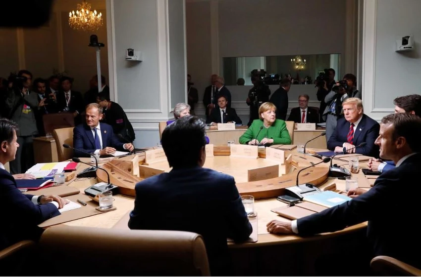 Các lãnh đạo G7 trong một phiên làm việc tại hội nghị G7 ở TP La Malbaie, Quebec (Canada) ngày 8-6. Ảnh: REUTERS