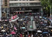 Hong Kong: Cảnh sát pha dung dịch nhuộm vào nước vòi rồng ảnh 5 Hong Kong: Người biểu tình chuẩn bị phong tỏa sân bay