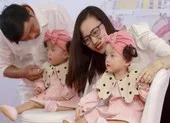 Diệu Nhi của cặp Song Nhi vừa được đóng hậu môn thành công ảnh 3 Song Nhi xuất viện, kết thúc 90 ngày 'bão táp'