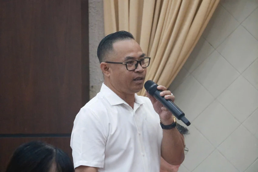 Cử tri nêu ý kiến tại buổi tiếp xúc. Ảnh: HỒNG THẮM Chánh án TAND Tối cao Lê Minh Trí nói về tội phạm lừa đảo trên không gian mạng