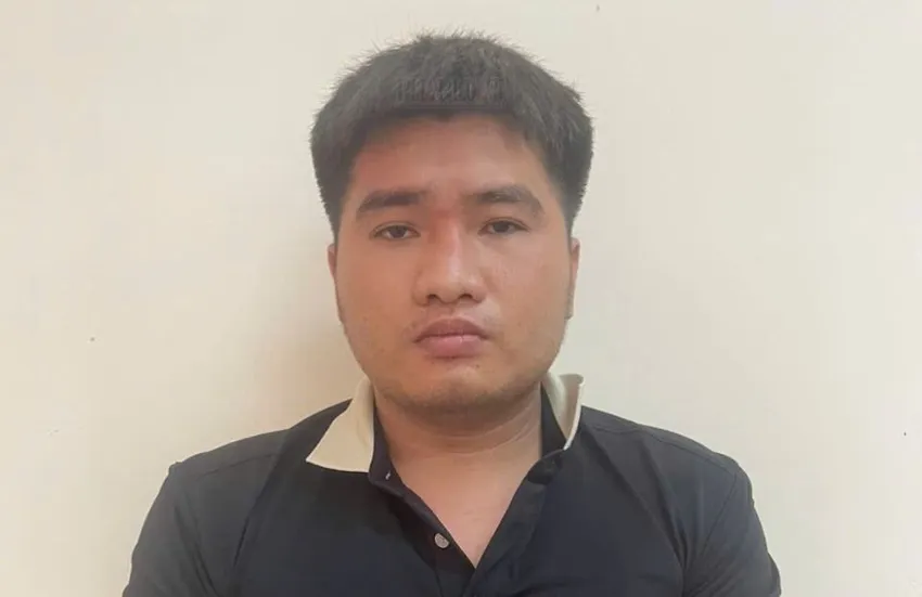 hông đã dùng kim tiêm đâm vào các nữ sinh khiến người dân hoang mang. Ảnh: CA hông đã dùng kim tiêm đâm vào các nữ sinh khiến người dân hoang mang. Ảnh: CA