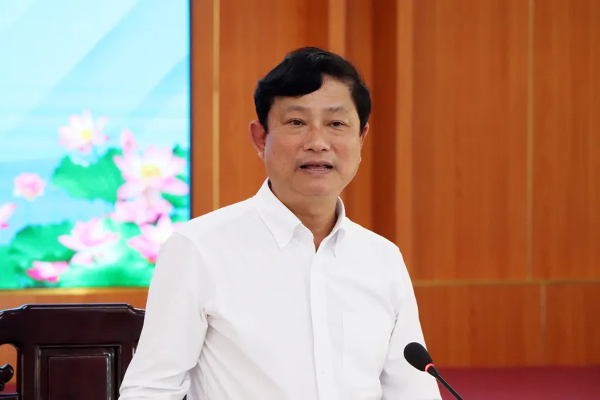 Ông Võ Văn Minh, Chủ tịch HĐND TP.HCM, đánh giá cao tinh thần chuẩn bị đại hội rất nghiêm túc, chu đáo của ba phường. Ảnh: LÊ ÁNH Võ Văn Minh (2).JPG