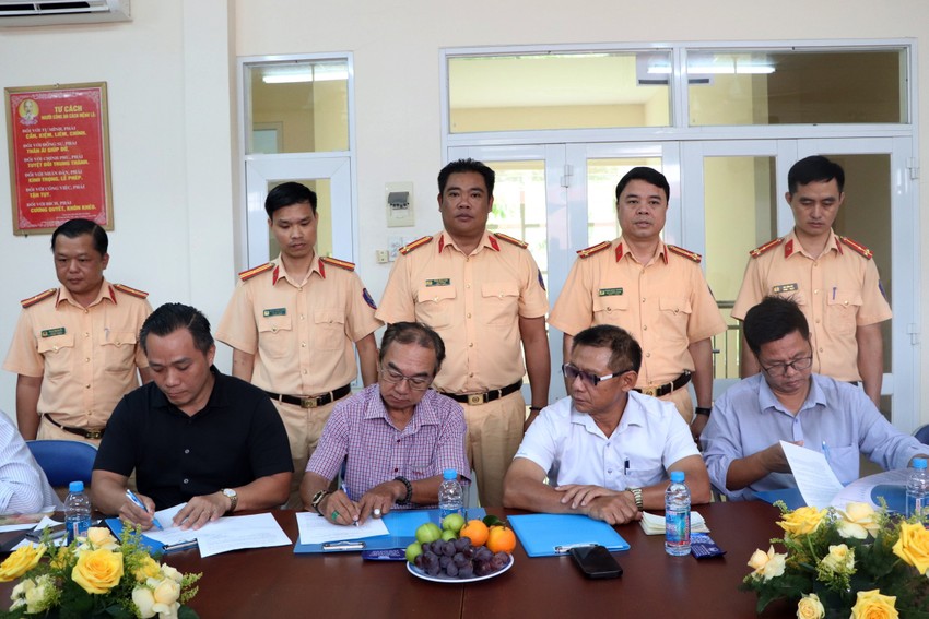 Công an TP HCM nêu lý do gắn camera phạt nguội tại khu vực có nhiều mỏ đá- Ảnh 2. Công an TP HCM nêu lý do gắn camera phạt nguội tại khu vực có nhiều mỏ đá- Ảnh 2.