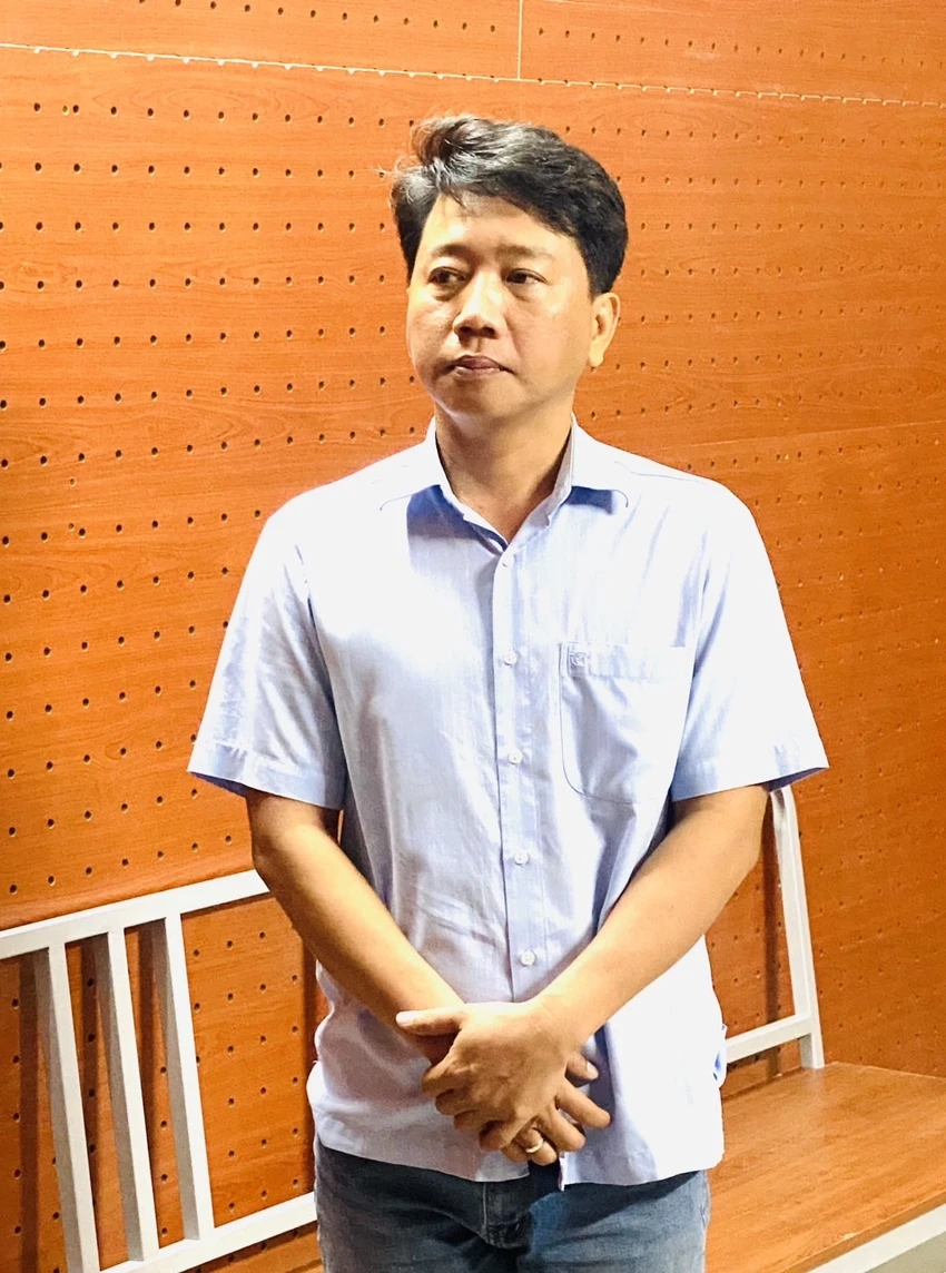 Phòng Ngô Phú Nhân với vai trò đăng kiểm viên đã nhận hối lộ 70 triệu đồng. dang-kiem-can-tho-nhan-5897.jpg
