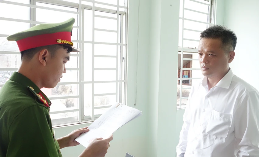 Bị can Nguyễn Tấn Triều lua-dao-hon-600-ti-trieu.jpg