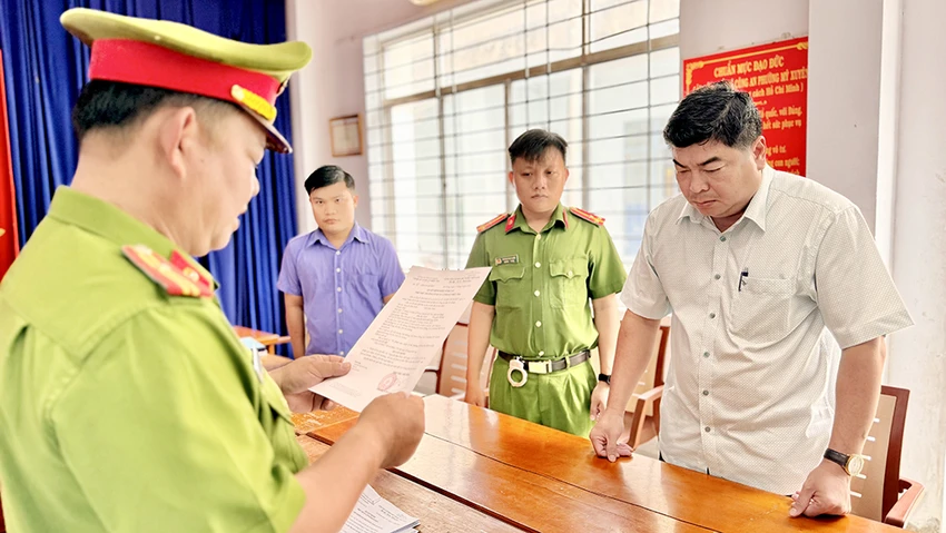 Ông Nguyễn Bảo Sinh, cựu phó chủ tịch UBND TP Long Xuyên cũng bị khởi tố, bắt tạm giam. Ảnh: CACC phó chủ tịch UBND TP Long Xuyên