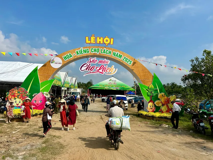 Lễ hội Hoa – Kiểng Chợ Lách được tổ chức từ ngày 8 đến 12-1 Hoa - Kiểng Chợ Lách