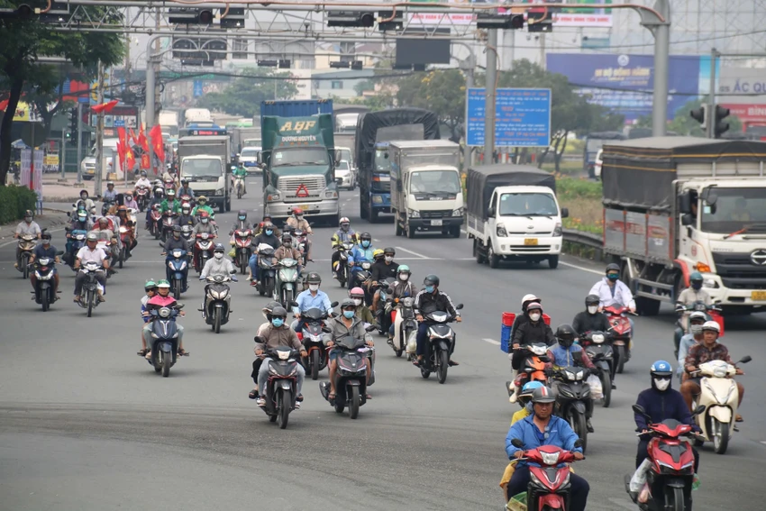 Công an TP.HCM có nhiệm vụ chủ động phòng chống đua xe trái phép trong dịp Tết Nguyên đán Ất Tỵ. Trong ảnh: Người dân về quê ăn Tết. Ảnh: NHƯ NGỌC Công an TP.HCM chủ động phòng chống đua xe trái phép trong Tết Nguyên đán Ất Tỵ-cong-an-tp.hcm.jpg