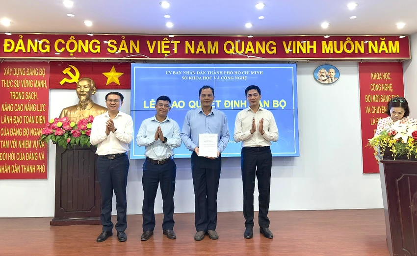Sở Khoa học và Công nghệ TP.HCM bổ nhiệm cán bộ các đơn vị trực thuộc. Thông tin cần biết về Sở Khoa học và Công nghệ TP.HCM sau sáp nhập-so-khoa-hoc-va-cong-nghe-tp.hcm-2.png