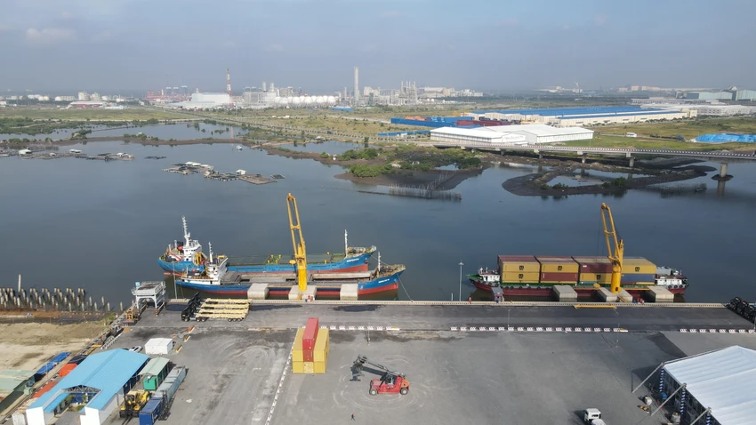 Trung tâm cảng biển, công nghiệp và năng lượng TP Phú Mỹ rất thuận lợi khi chỉ cách sân bay Long Thành 25km. Ảnh minh họa: TK cang-can-phu-my-3-4921-9943.jpg