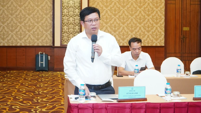 Giám đốc Sở TT&TT tỉnh Bình Dương chia sẻ một số ý kiến tại hội thảo. Ảnh: KN Hoi-thao-5.jpg