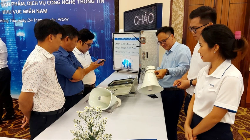 Phát triển công nghiệp CNTT tại vùng động lực để tạo ra các sản phẩm, dịch vụ điện tử viễn thông Make in Việt Nam. Ảnh: KN vung-dong-luc-cong-nghiep-CNTT.jpg