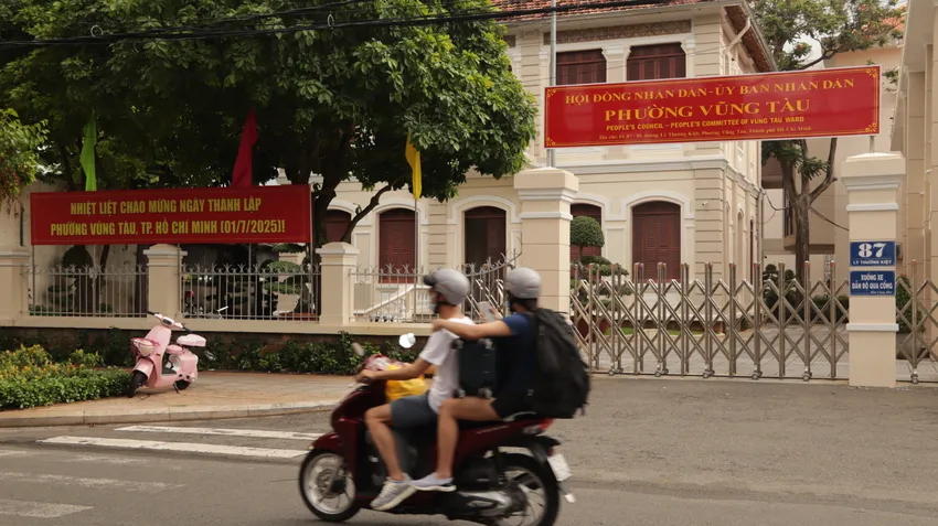 Trụ sở HĐND-UBND TP Vũng Tàu đã được gắn bảng hiệu phường Vũng Tàu. Ảnh: TK Người dân ở Bà Rịa - Vũng Tàu cần lưu ý điều này để đi làm giấy tờ sau 1-7 tại các phường, xã