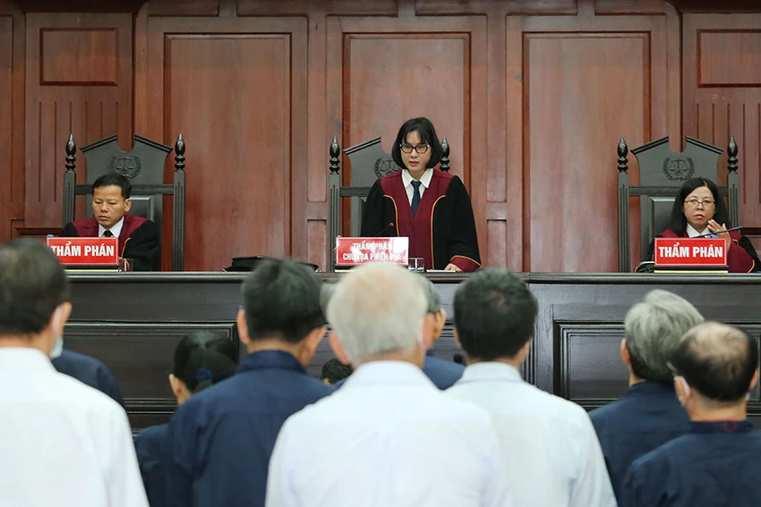 Được bổ nhiệm lâu dài, thẩm phán không phải “ngó trước, nhìn sau”, đặc biệt là mỗi khi đến kỳ tái bổ nhiệm. Ảnh minh họa: HOÀNG GIANG p6-anh-chinh.jpg