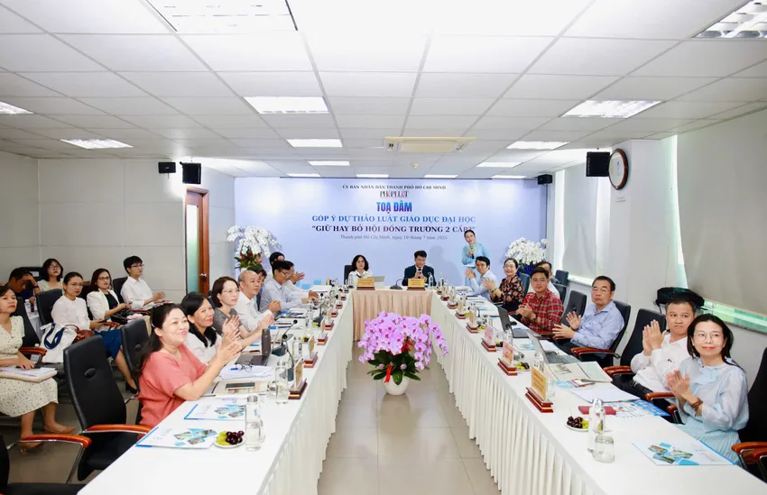 Quang cảnh buổi toạ đàm Ảnh: NGUYỆT NHI Quang cảnh buổi toạ đàm Ảnh: NGUYỆT NHI