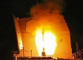 Syria tìm thấy 2 tên lửa chưa nổ sau không kích của Mỹ ảnh 2 Cận cảnh tên lửa Mỹ từ tàu ngầm và tàu khu trục bắn vào Syria