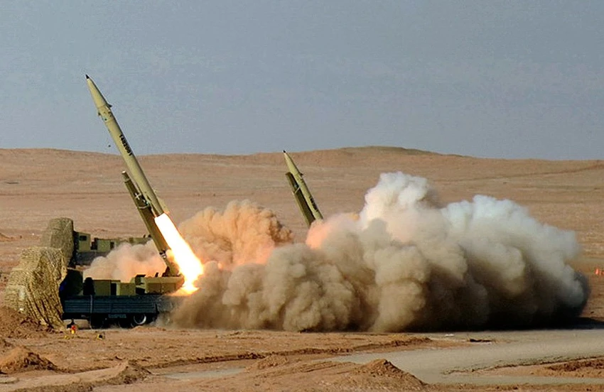 Iran bắn thử tên lửa Fateh-110. Ảnh: military.ir/Wikimedia Commons Fateh-110_Missile.jpg