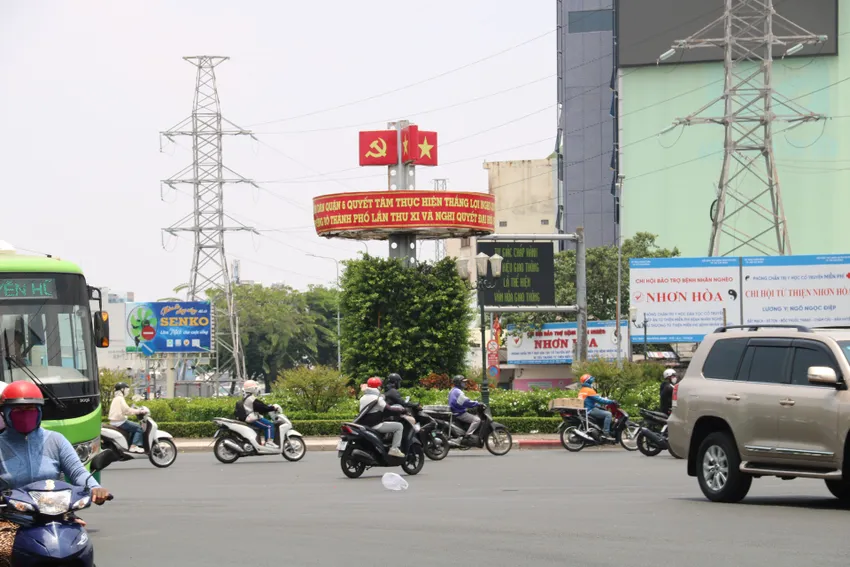 Vòng xoay Phú Lâm (quận Bình Tân). vong-xoay-8.jpg