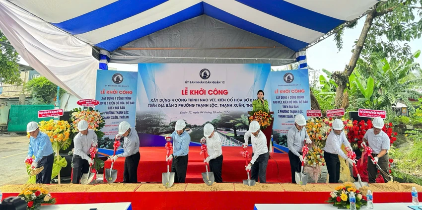 UBND quận 12 tổ chức lễ khởi công xây dựng 4 công trình nạo vét, kiên cố hóa bờ bao trên địa bàn 3 phường Thạnh Lộc, Thạnh Xuân, Thới An. UBND quận 12