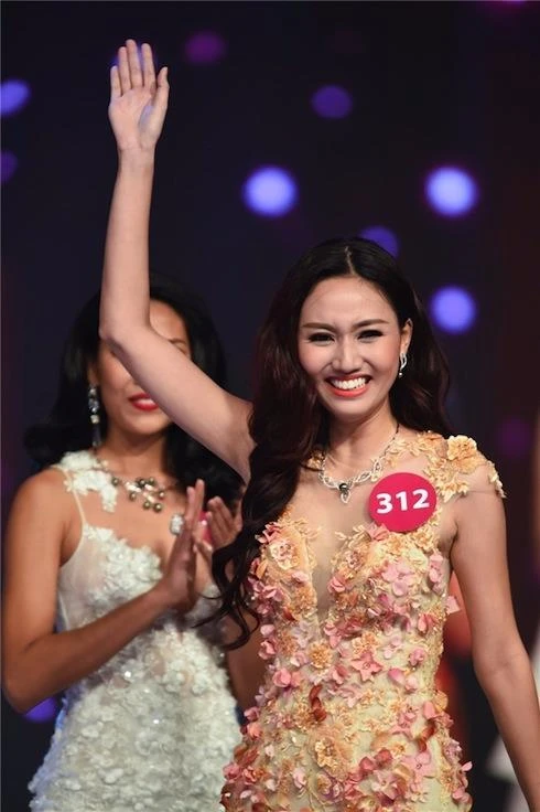 Trước đó, năm 2015, người chị ruột Ngô Trà My cũng đạt Á hậu 1 Hoa hậu Hoàn vũ Việt Nam.