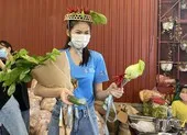 Hoa hậu Khánh Vân cùng nghệ sĩ hỗ trợ người dân, y bác sĩ chống dịch ảnh 7 Á hậu Phương Anh làm bánh kem tỏi tặng á hậu Ngọc Thảo sinh nhật giữa mùa dịch
