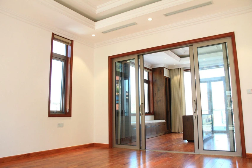 Cửa đi mở trượt - sử dụng nhôm Civro và kính hộp cách âm, cách nhiệt, đơn vị thực hiện: Công ty cổ phần Tường Kính TKC cung cấp và lắp đặt. cua-nhom-civro-lua-chon-hoan-hao-cho-khong-gian-song-2.jpg