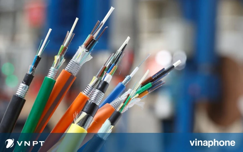 Internet cáp quang mang đến trải nghiệm trực tuyến mượt mà. lua-chon-nha-mang-cung-cap-dich-vu-internet-tai-ha-noi-2.jpg