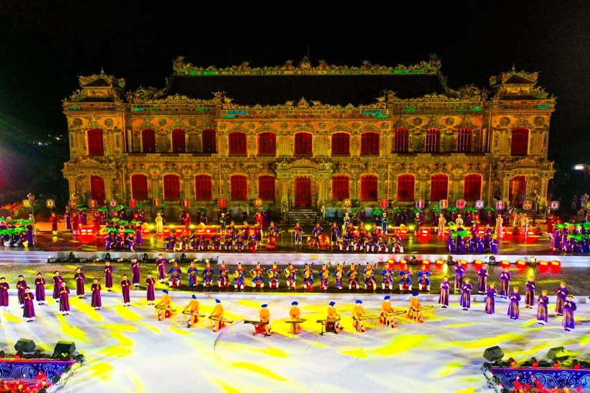 Sau khi trùng tu, điện Kiến Trung được chọn làm sân khấu của chương trình khai mạc Festival Huế 2024. Trùng tu nhiều công trình quan trọng ở Đại Nội Huế