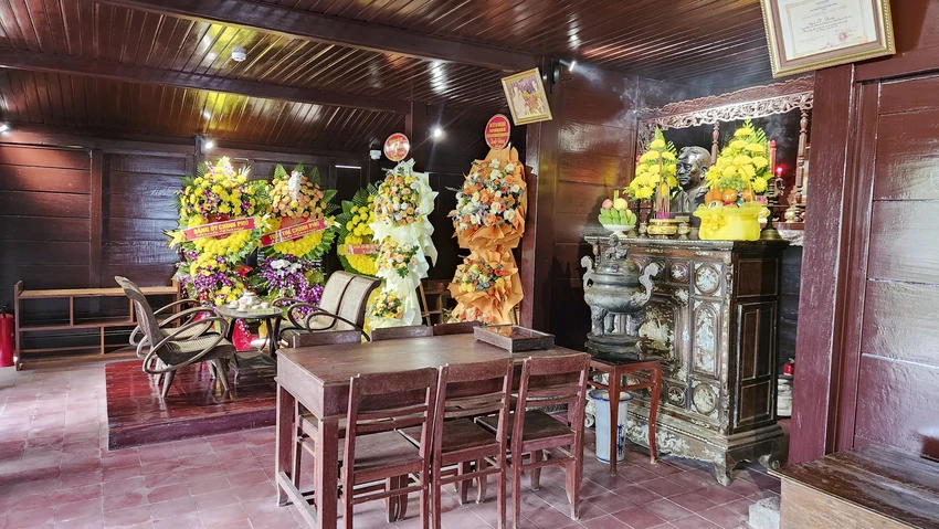 Bên trong căn nhà lưu niệm - nơi sinh ra và lớn lên của cố Tổng Bí thư được bảo quản nguyên trạng các hạng mục quan trọng, chỉ thay thế cấu kiện bị hư hỏng. Ảnh: NGUYỄN DO tong-bi-thu-le-duan-9.jpg