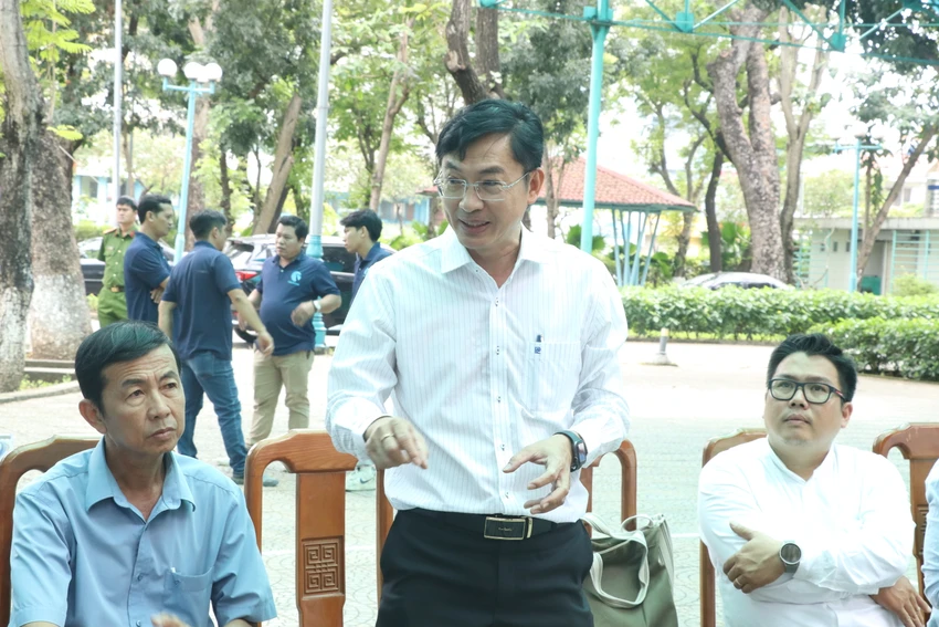 Ông Nguyễn Anh Việt, Giám đốc Ban quản lý dự án quận 6. tuong-vua-le-loi.JPG