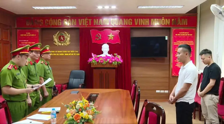 Quang Linh Vlogs nghe lệnh bắt tạm giam Quang Linh Vlogs nghe lệnh bắt tạm giam