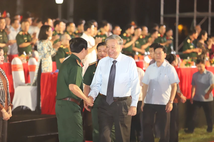 Tổng Bí Thư Tô Lâm tham dự chương trình nghệ thuật 'Đất nước trọn niềm vui". dat-nuoc-tron-niem-vui.jpg