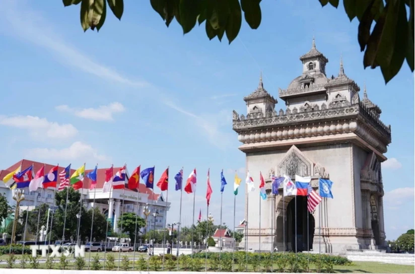 Lào tăng cường đảm bảo an ninh an toàn cho Hội nghị cấp cao ASEAN lần thứ 44-45. (Ảnh: TTXVN) 0610A.jpg