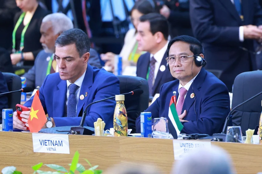 Thủ tướng Phạm Minh Chính dự và phát biểu tại Phiên thảo luận “Cuộc chiến chống đói nghèo." (Ảnh: TTXVN) Thủ tướng Phạm Minh Chính chia sẻ với thế giới 3 bài học kinh nghiệm của Việt Nam trong xóa đói giảm nghèo