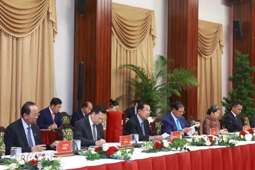 Chủ tịch CPP, Chủ tịch Thượng viện Campuchia Hun Sen tại cuộc gặp. Ảnh: TTXVN 2102.jpg