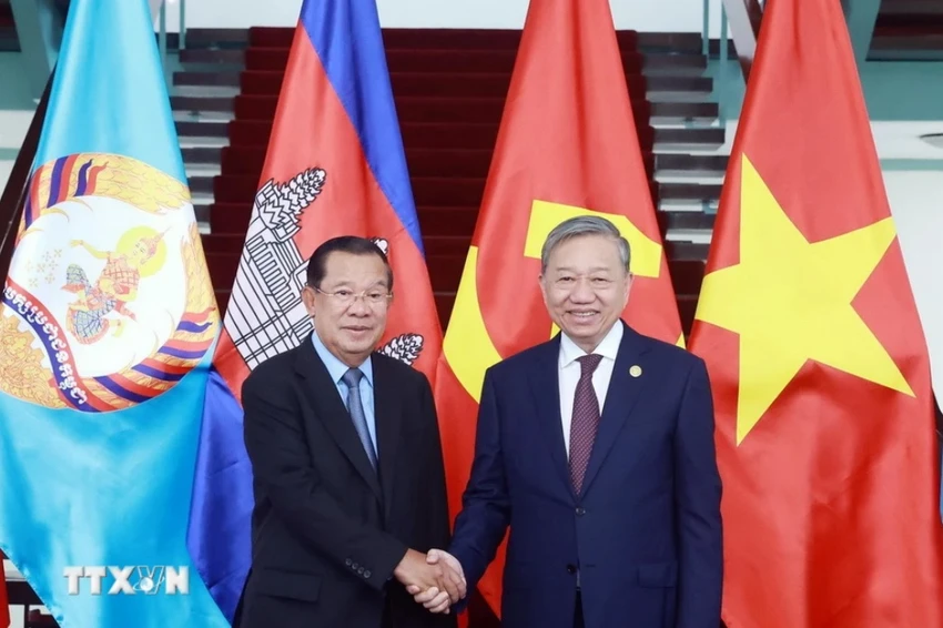 Tổng Bí thư Ban Chấp hành Trung ương Đảng Cộng sản Việt Nam Tô Lâm và Chủ tịch CPP, Chủ tịch Thượng viện Campuchia Hun Sen, tại cuộc gặp cấp cao. Ảnh: TTXVN Tổng Bí thư Tô Lâm