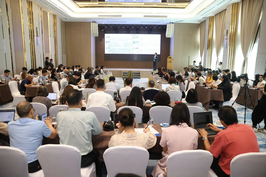 Toàn cảnh sự kiện. Ảnh: NGỌC DIỆP Chuyển đổi kép là yêu cầu cấp thiết để doanh nghiệp Việt Nam dẫn dắt sự phát triển